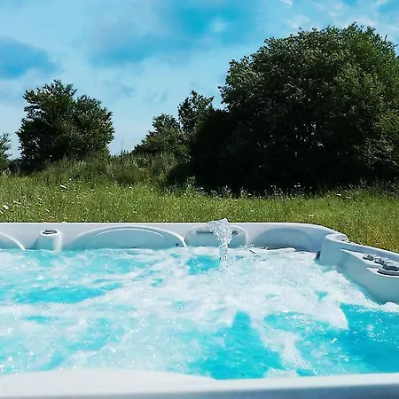 Silbermoewe Nyaraló *