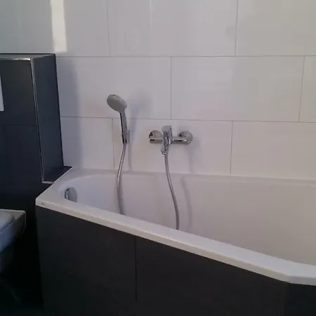 Silbermoewe Nyaraló *